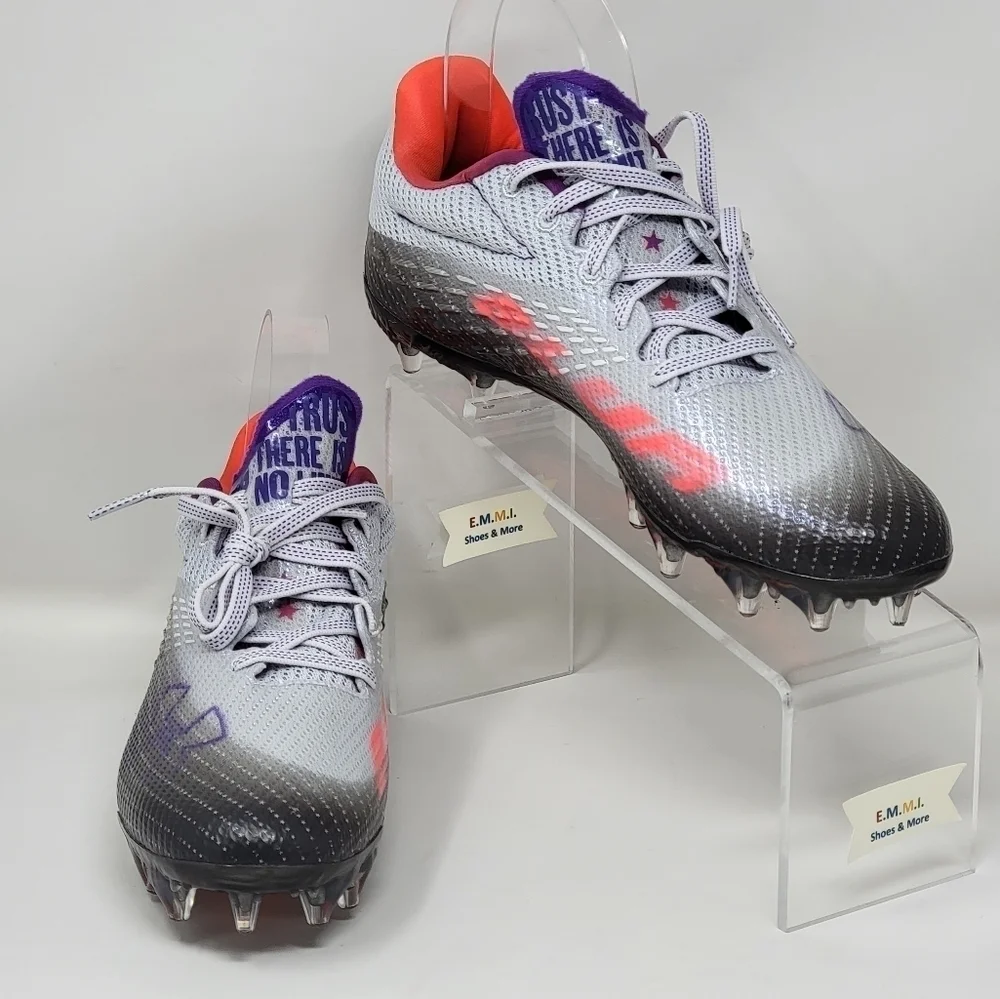 Under Armour Blur Smoke MC Football Cleats 3025123-100 Size 9.5 Womens New